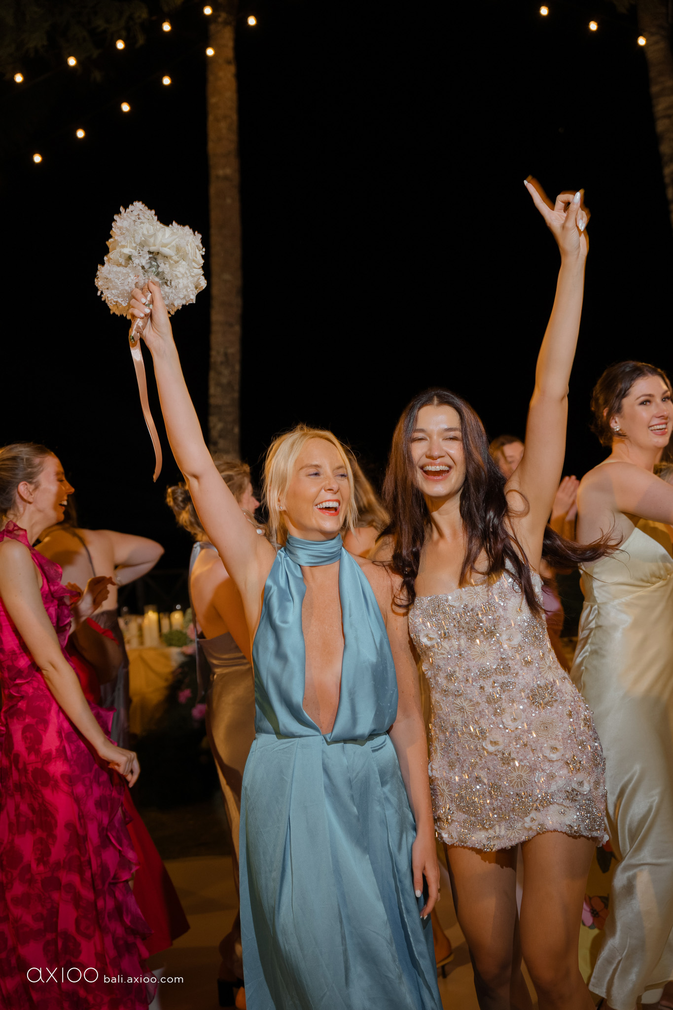 Axioo: In the Spur of the Moment